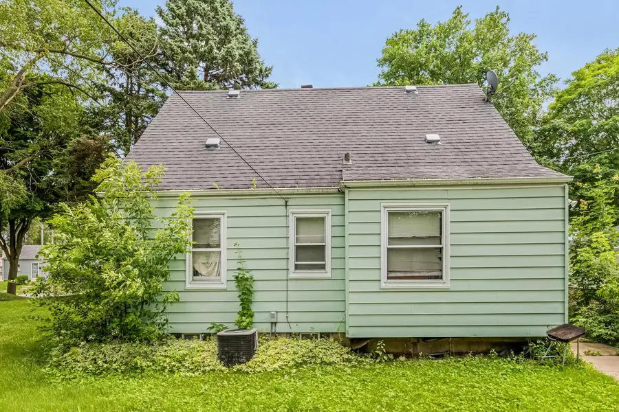 6033 N 38th STREET, Milwaukee, WI 53209 - #3