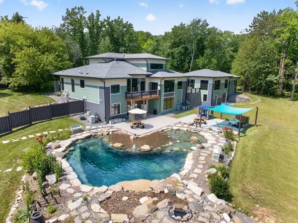 N7W29938 Bryn DRIVE, Waukesha, WI 53188