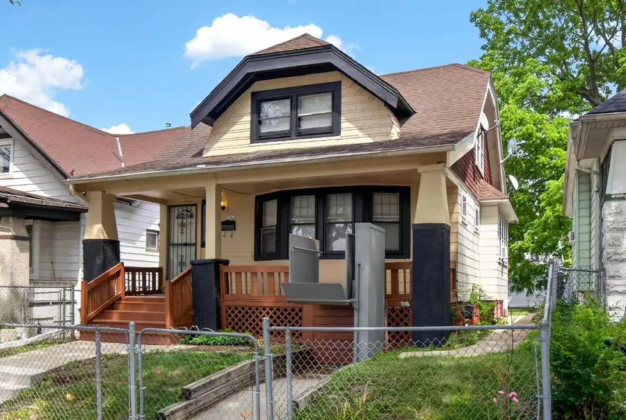 3342 N 26th STREET, Milwaukee, WI 53206 - #2