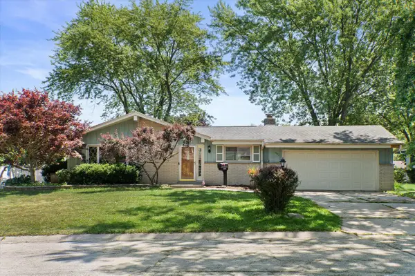 6131 Twin Oak DRIVE, Greendale, WI 53129