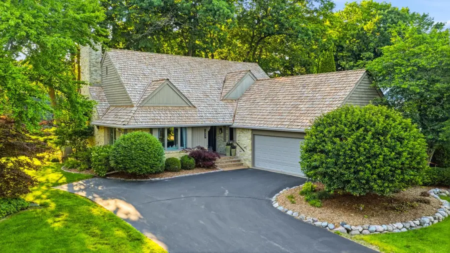 12337 N Fairway Heights DRIVE, Mequon, WI 53092 - #2