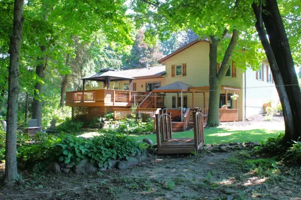6905 Colt CIRCLE, West Bend, WI 53090
