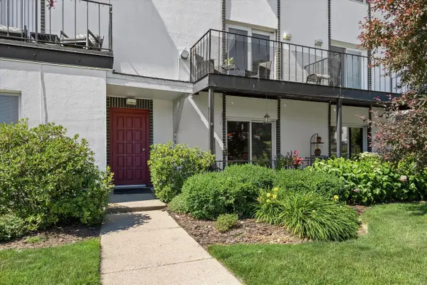 4817 5th AVENUE #8, Kenosha, WI 53140