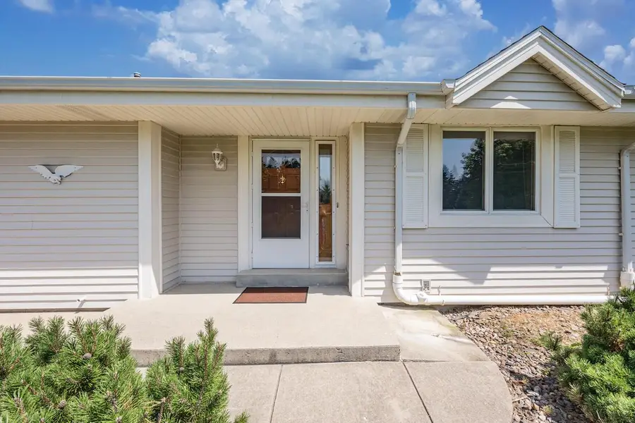 7490 Roosevelt ROAD, Hartford, WI 53027 - #3