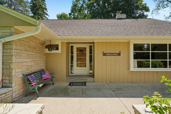 S23W23085 E Broadway, Waukesha, WI 53186