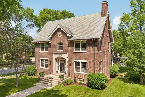 3494 N Shepard AVENUE, Milwaukee, WI 53211