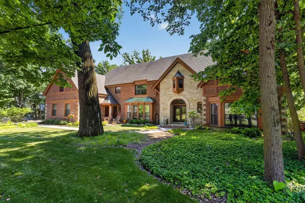 225 E Ravine Baye ROAD, Bayside, WI 53217
