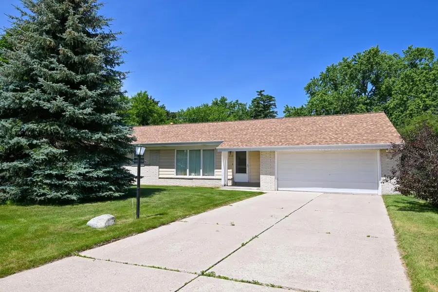 8048 N Greenview COURT, Brown Deer, WI 53223 - #2