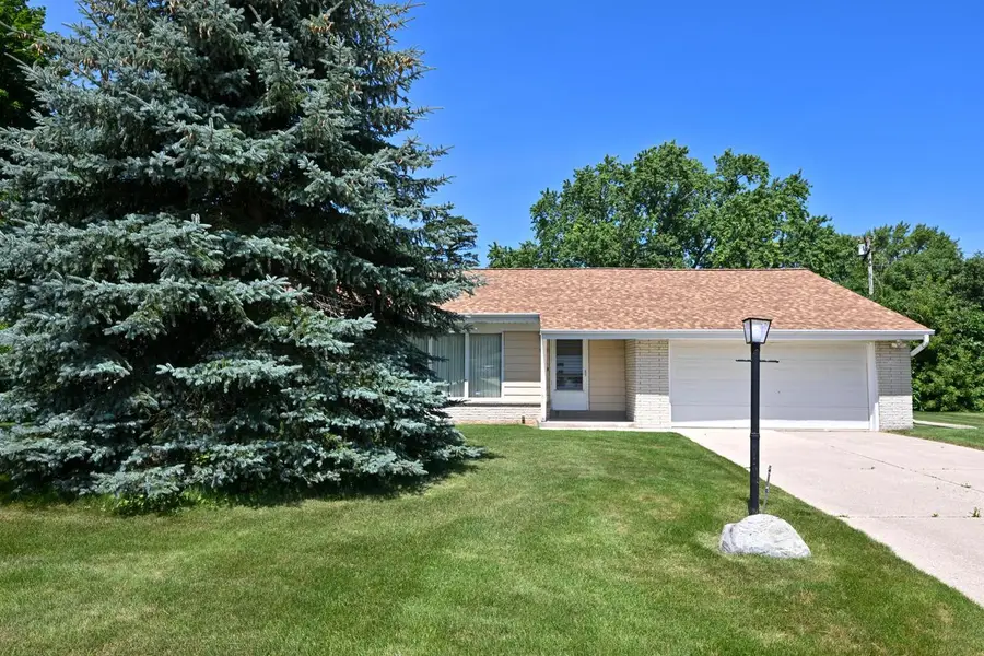 8048 N Greenview COURT, Brown Deer, WI 53223 - #3
