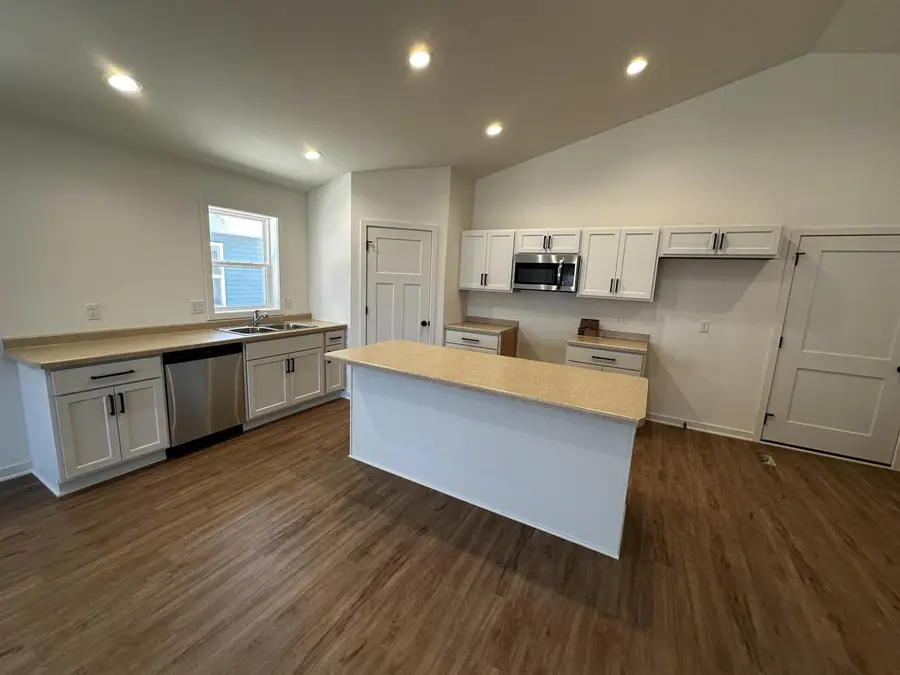 1056 Wipple WAY, Sheboygan Falls, WI 53085 - #3