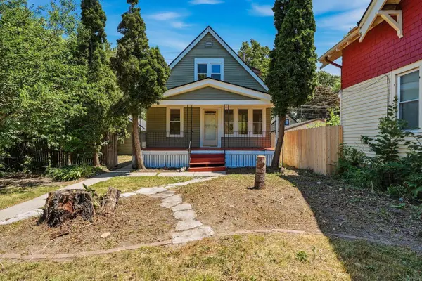 2118 S 68th STREET, West Allis, WI 53219
