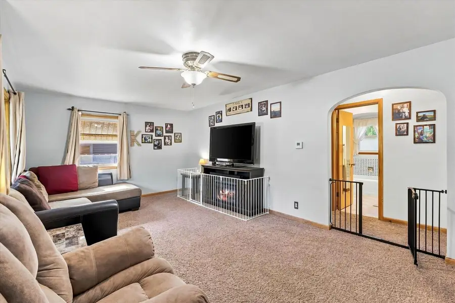 1416 W Washington AVENUE, Cleveland, WI 53015 - #2