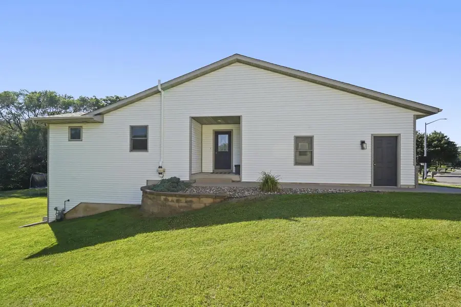 1041 Kristy LANE, Onalaska, WI 54650 - #2