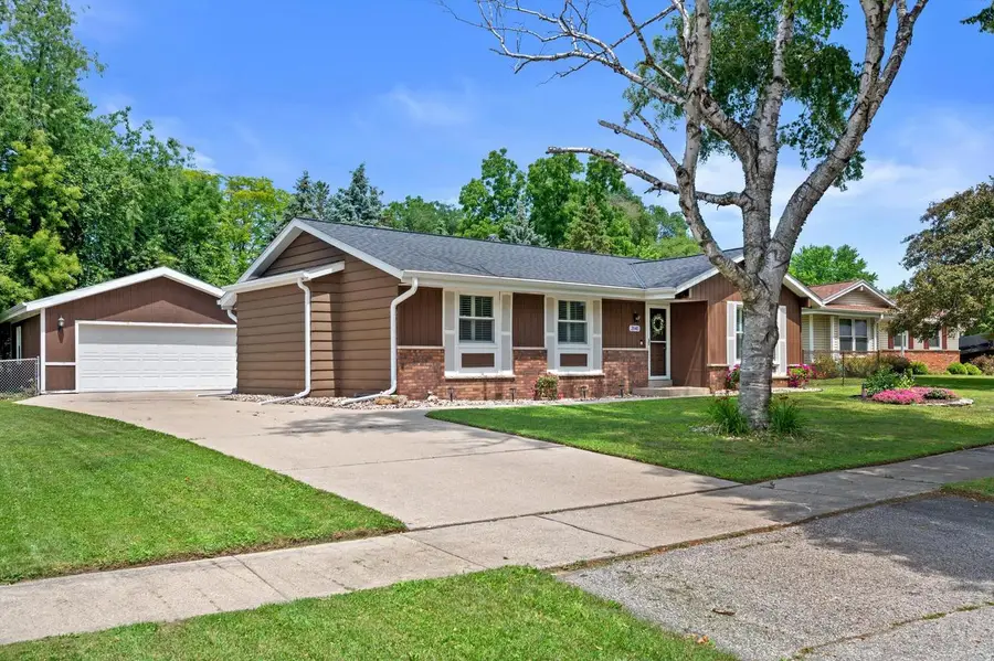 2040 Garland AVENUE, Waukesha, WI 53188 - #2