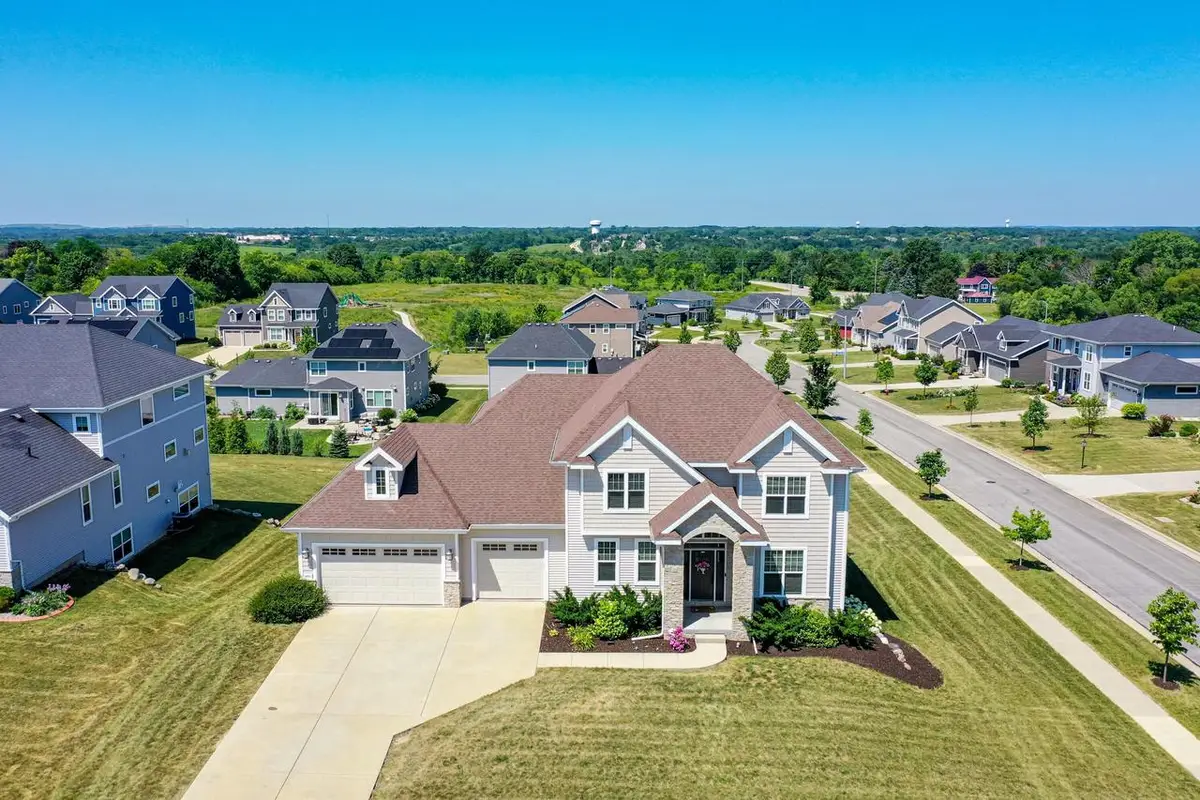 8735 S Bell Meadow COURT, Franklin, WI 53132 - #1