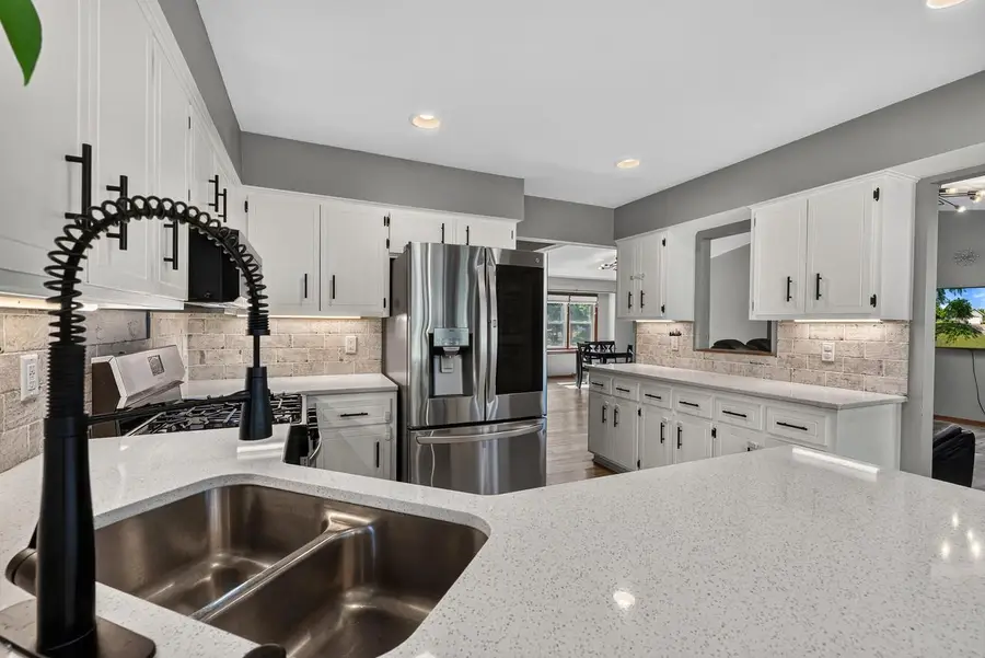 7071 S Cypress COURT, Franklin, WI 53132 - #2