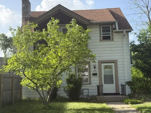 2428 W Roosevelt DRIVE, Milwaukee, WI 53209