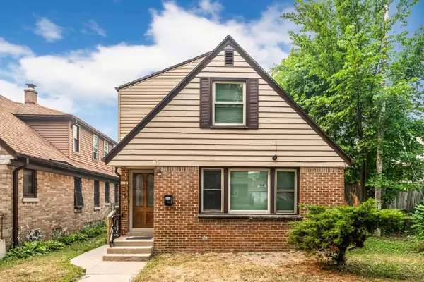 4631 W Keefe AVENUE, Milwaukee, WI 53216