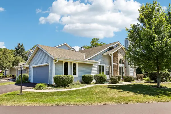 101 E Sutton PLACE #A, Waukesha, WI 53188