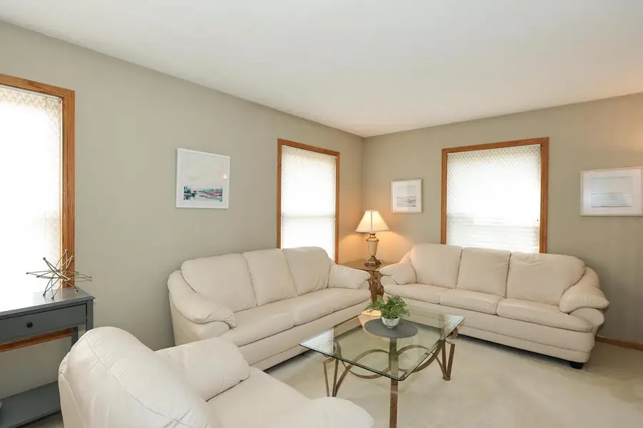 8795 S Lizanne DRIVE, Oak Creek, WI 53154 - #3