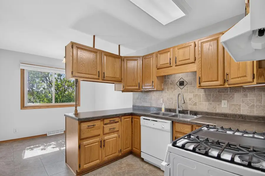 7236 S Delaine DRIVE #4-7236, Oak Creek, WI 53154 - #3