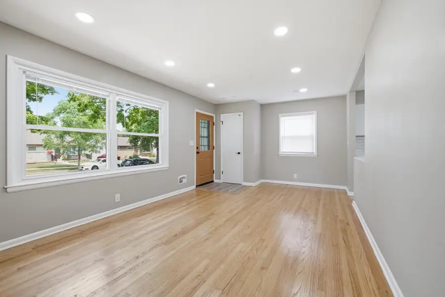 8233 W Lancaster AVENUE, Milwaukee, WI 53218 - #3