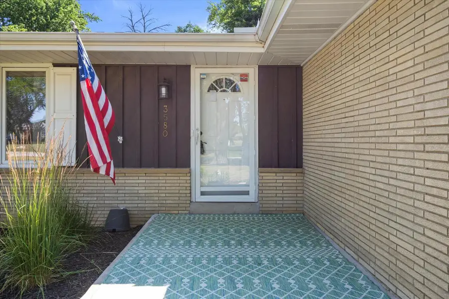 3580 Hollywood LANE, Brookfield, WI 53045 - #3