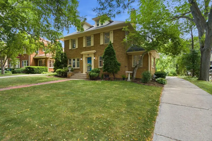 1534 Upper PARKWAY S, Wauwatosa, WI 53213 - #2