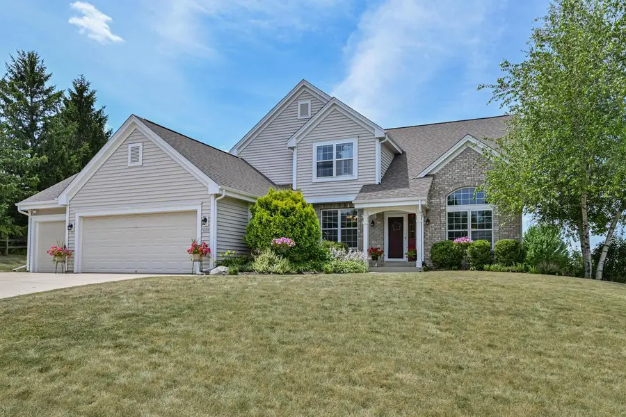 1621 Hunter ROAD, Waukesha, WI 53189 - #2