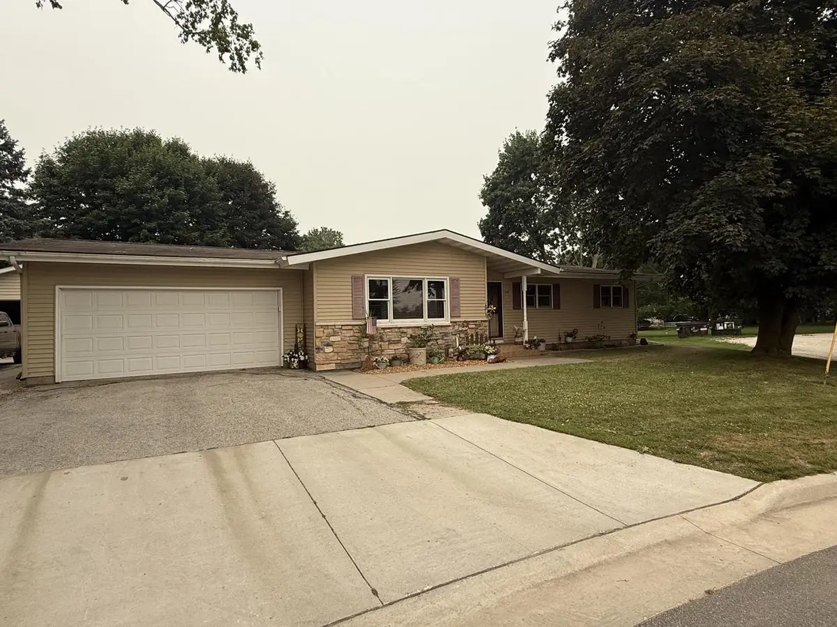510 Laurel DRIVE, Francis Creek, WI 54214 - #1