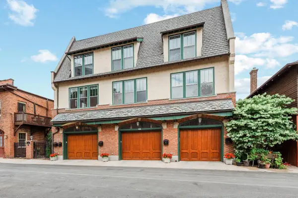 2010 E Windsor PLACE #C, Milwaukee, WI 53202