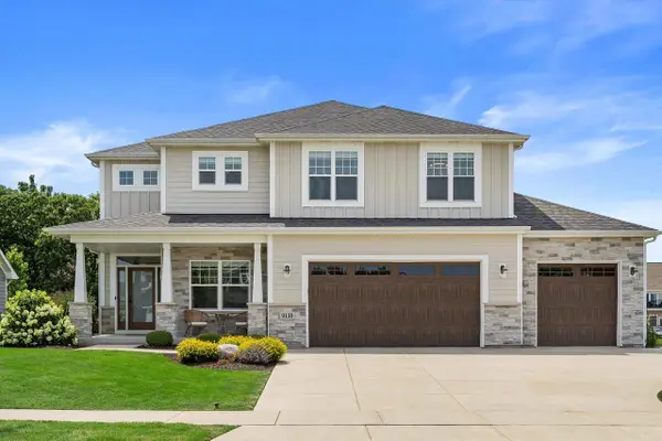 9110 Creekside CIRCLE, Pleasant Prairie, WI 53158