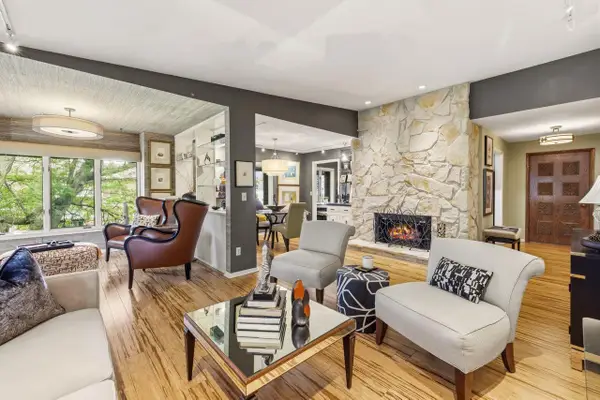 1229 N Jackson STREET #301, Milwaukee, WI 53202