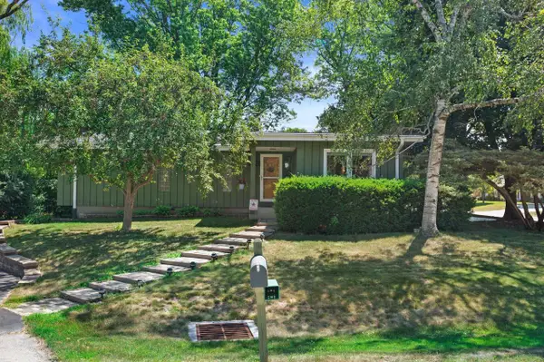 4880 S 37th STREET, Greenfield, WI 53221