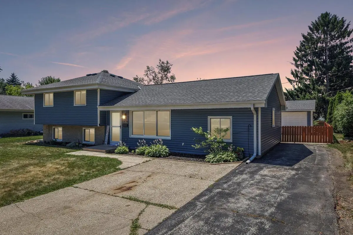 222 Millwood LANE, Waukesha, WI 53188 - #1