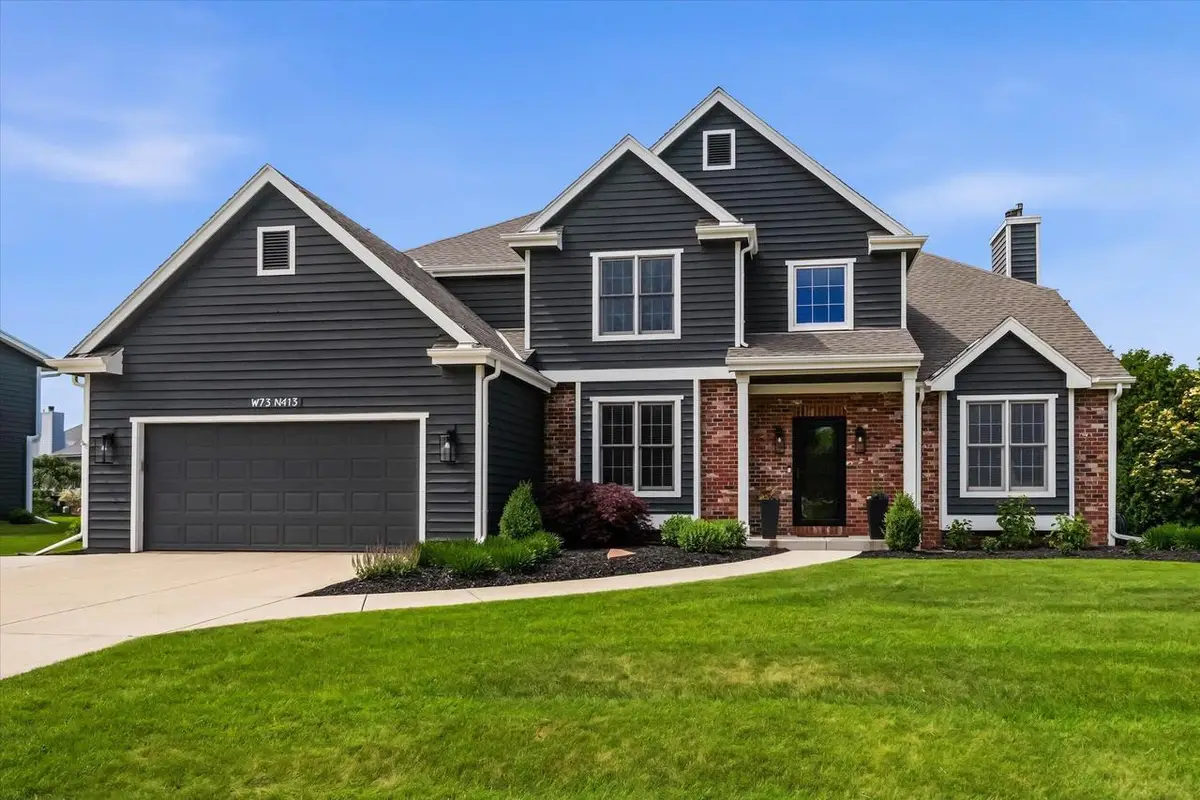 W73N413 Greystone DRIVE, Cedarburg, WI 53012 - #1