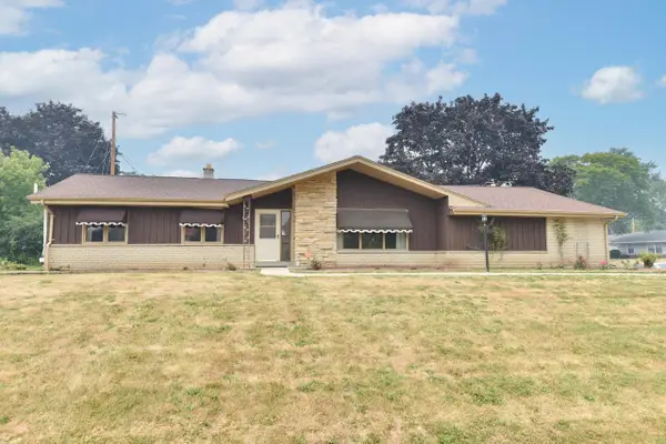 6843 N Park Manor DRIVE, Milwaukee, WI 53224