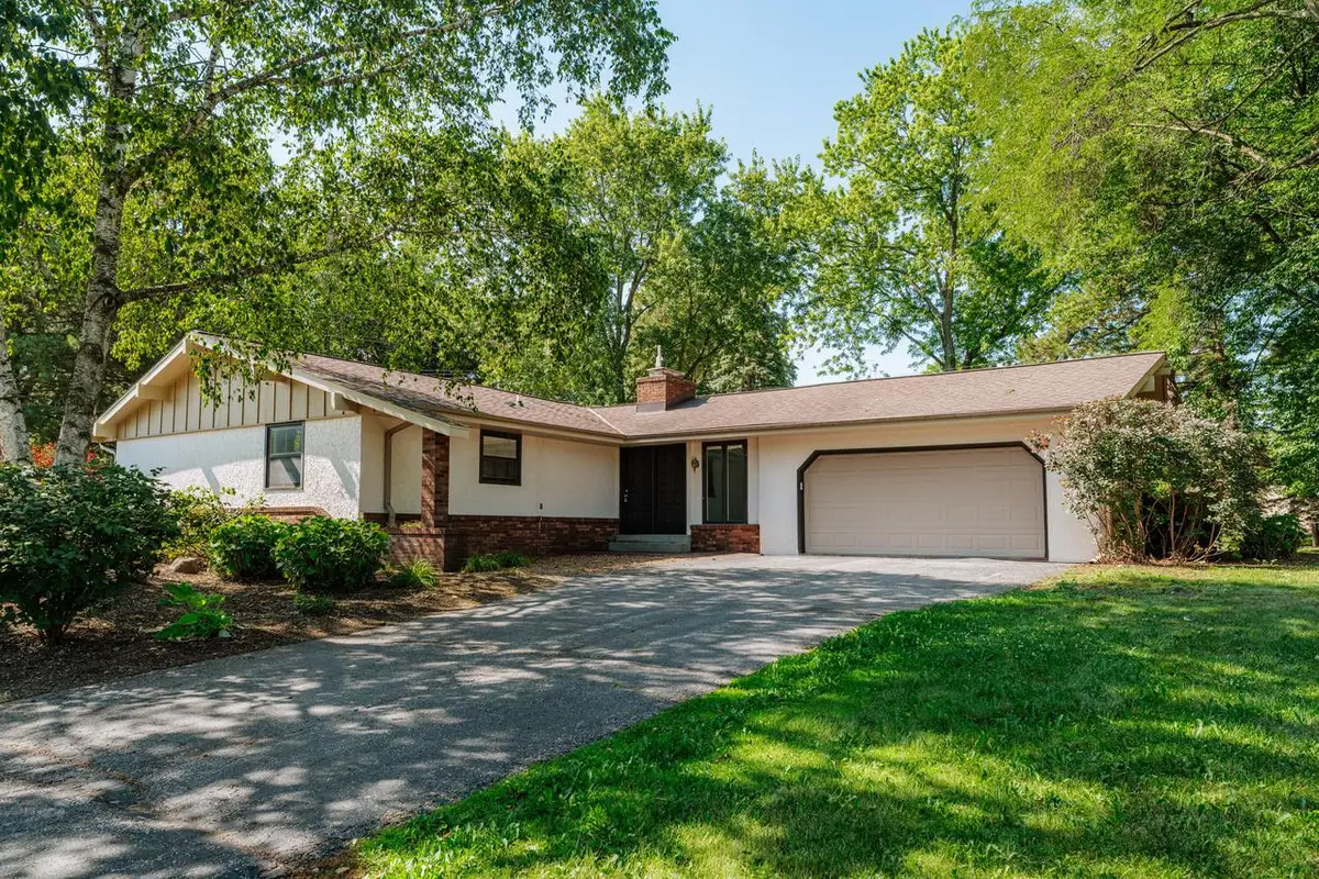 15685 Brojan DRIVE, Elm Grove, WI 53122 - #1