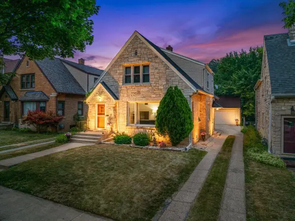 2650 N 70th STREET #2652, Wauwatosa, WI 53213