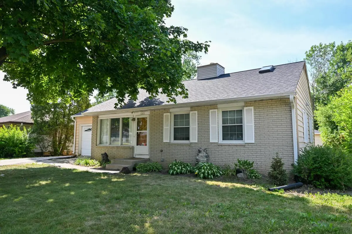 3301 W Parnell AVENUE, Milwaukee, WI 53221 - #1