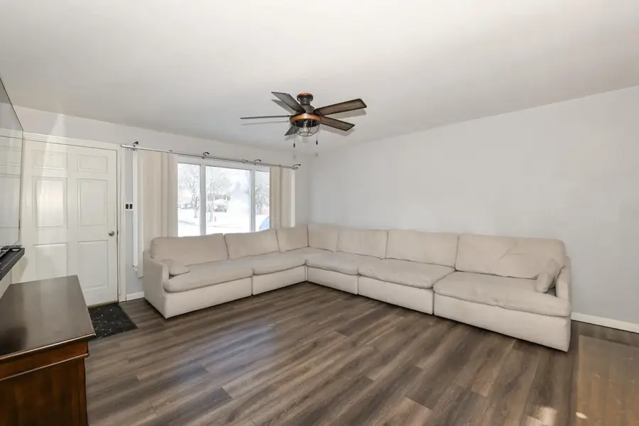3301 W Parnell AVENUE, Milwaukee, WI 53221 - #3