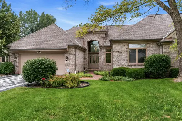 2810 W Golf CIRCLE, Mequon, WI 53092