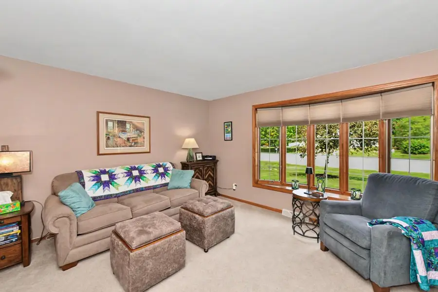 3269 E Carollton DRIVE, Oak Creek, WI 53154 - #2