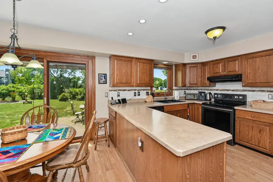 3269 E Carollton DRIVE, Oak Creek, WI 53154 - #3