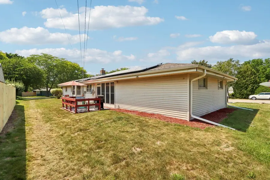 5665 W Range AVENUE, Brown Deer, WI 53223 - #3
