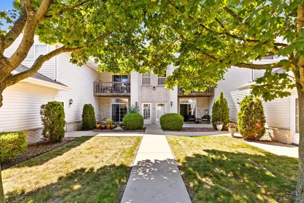 6200 S Creekside DRIVE #4, Cudahy, WI 53110