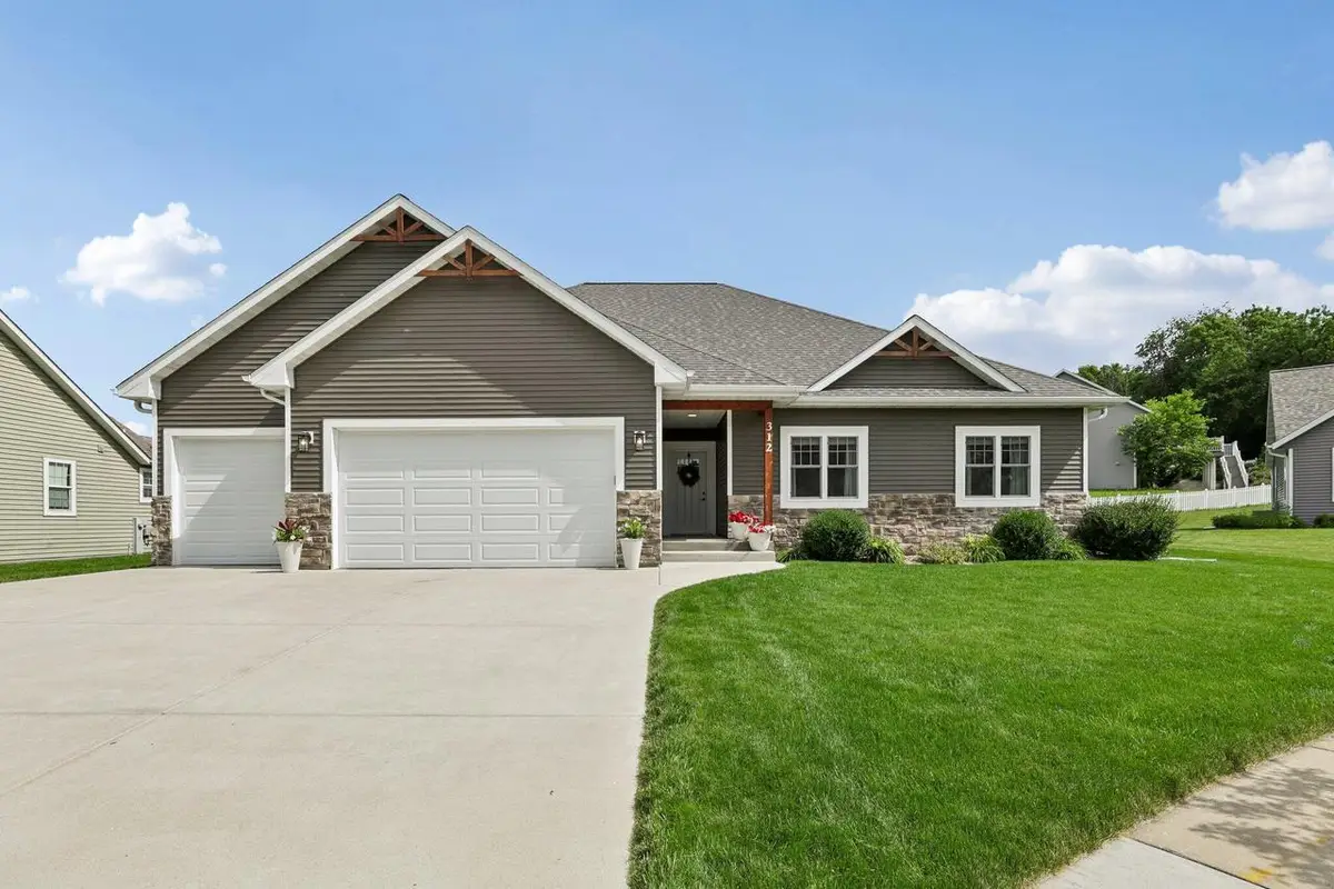 312 Coventry CIRCLE, Johnson Creek, WI 53038 - #1