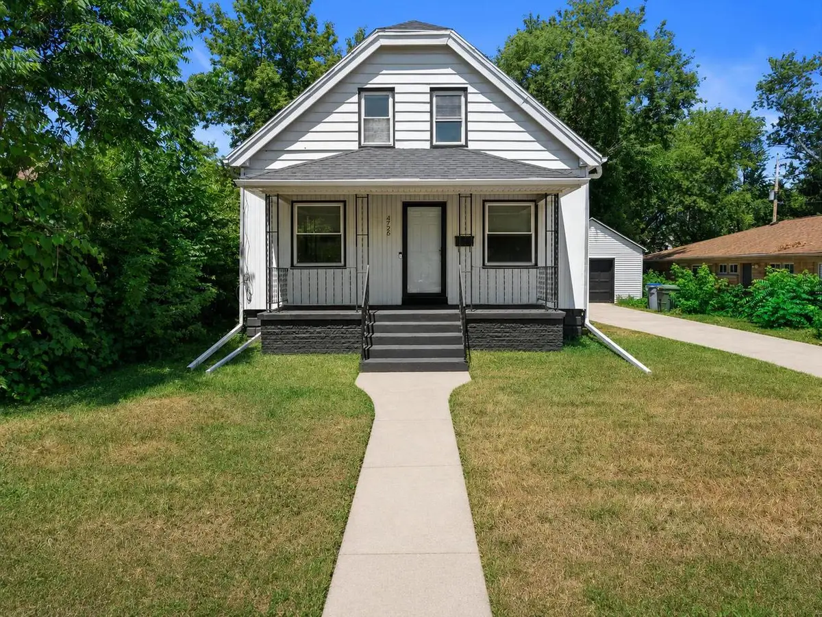 4726 W Eggert PLACE, Milwaukee, WI 53218 - #1