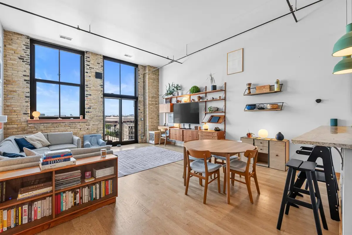 239 E Chicago STREET #708, Milwaukee, WI 53202 - #1