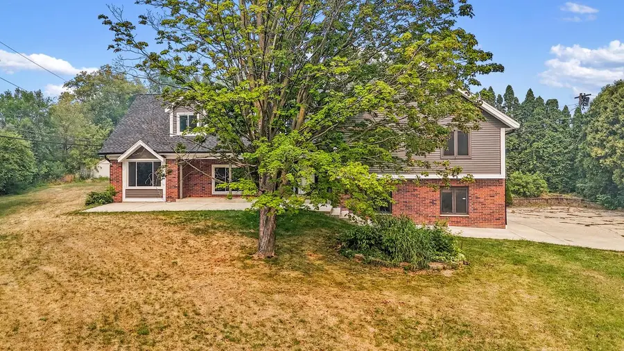 2003 S Valley Spring DRIVE, New Berlin, WI 53151 - #3